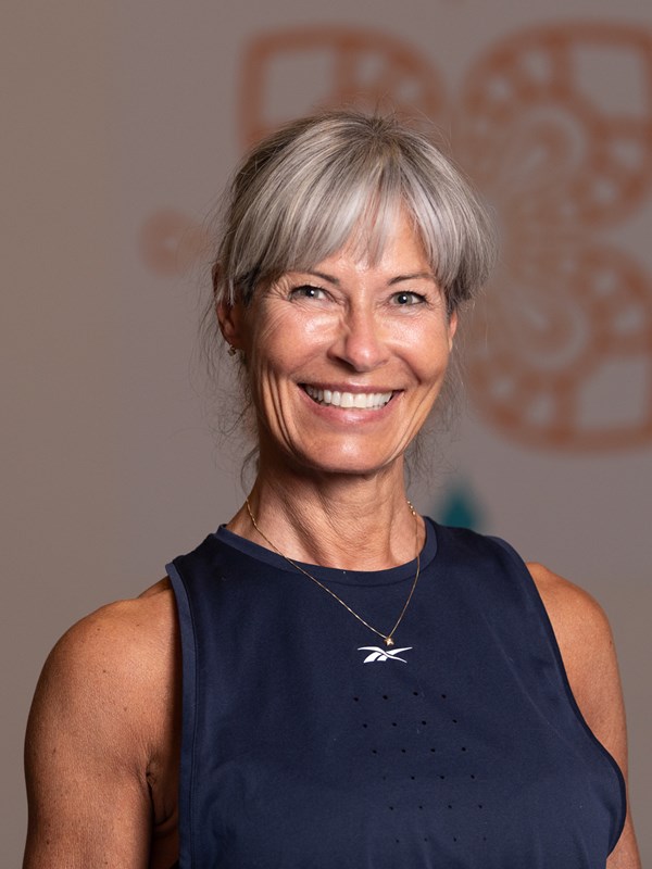 Pia Nielsen - Flow Yoga